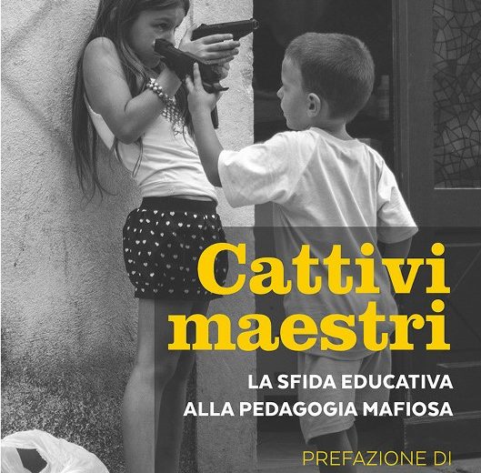 La copertina del libro "Cattivi maestri"