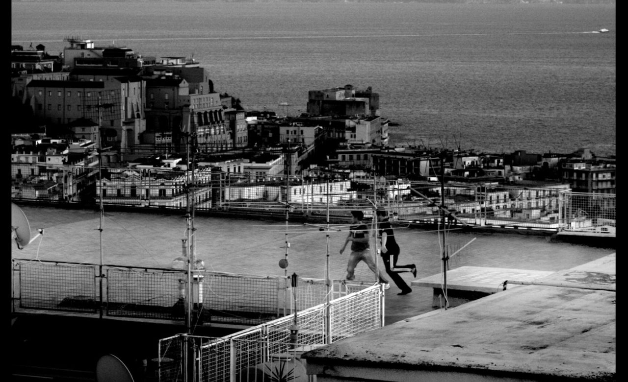 Simona Salmieri, Sfida sui tetti, Napoli