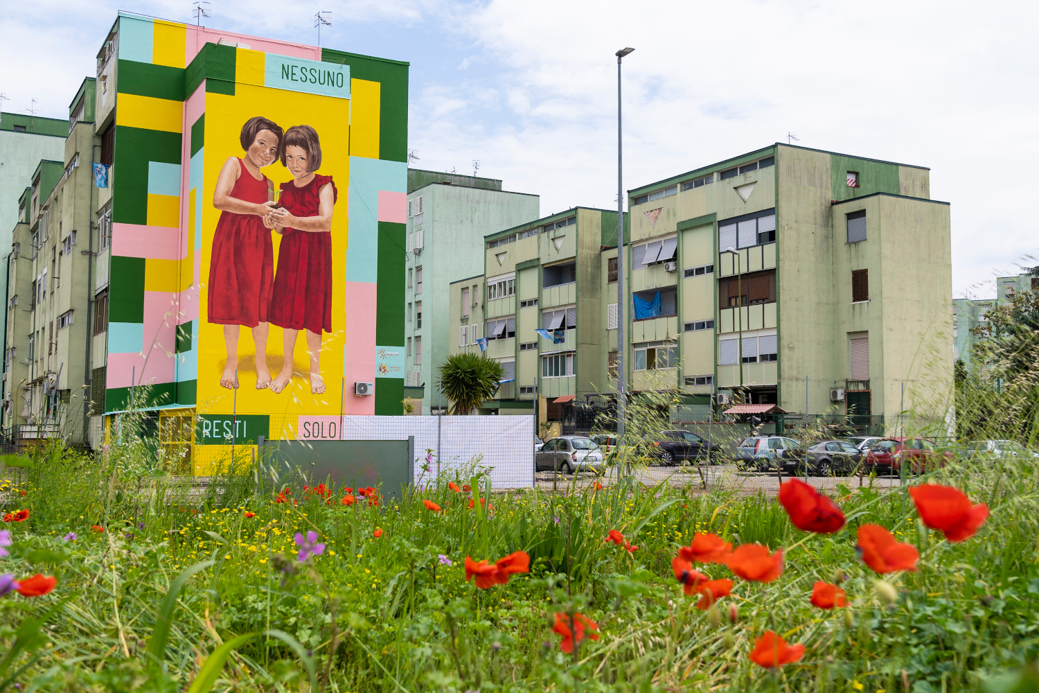 Nessuno resti solo". Un murale per Parco Verde, Caivano