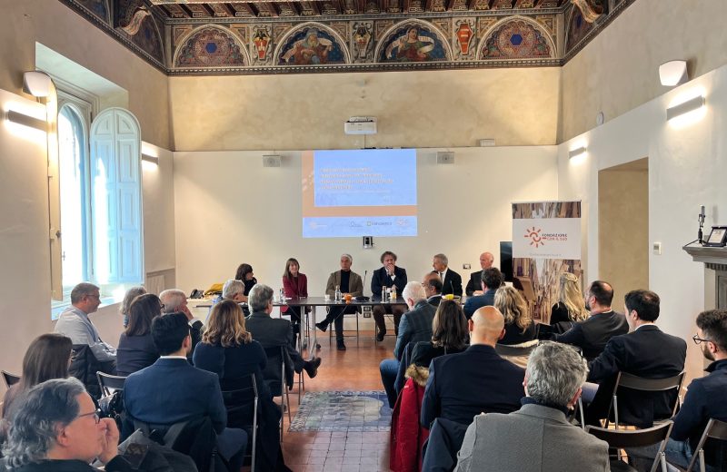 Da sinistra: Camilla Turelli, direttrice Fondazione Etica, Paola Caporossi Presidente ad honorem Fondazione Etica, Stefano Consiglio, Presidente Fondazione con il Sud, Antonio Danieli, Presidente Assifero, Aldo Soldi, Presidente Banca Etica, Nicola Caracciolo, presidente della Cooperativa Con la Mano del Cuore